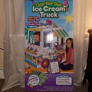 Build, Color and Play in your own ice cream truck!